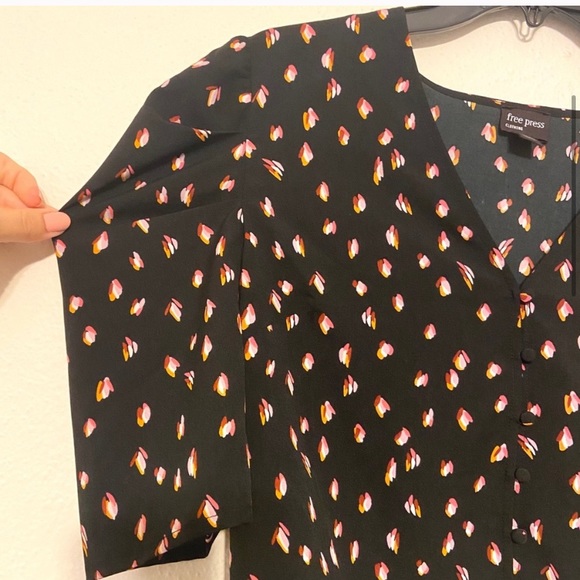 SOLD 3/$30 Free Press NWT Puff Sleeve Blouse - Picture 5 of 9